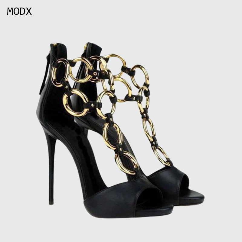 Gold Chain Sandal - รองเท้าส้นสูงแบบเปิดส้นสำหรับผู้หญิง หนังสีดำ ประดับโซ่ทอง สไตล์หรูหรา ดีไซน์เนอร์แบรนด์ดัง