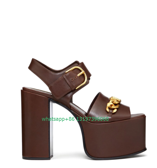 Gold Chain Sandal - รองเท้าส้นสูงผู้หญิงสายโซ่สีทองดีไซน์แบบรองเท้าเสริมส้นเปิดนิ้วเท้าชุดปาร์ตี้พังค์รองเท้าส้นสูงรองเท้าส้นสูงหนัง PU สีน้ำตาล