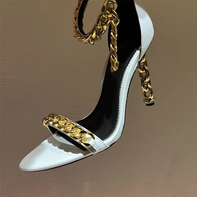 Gold Chain Sandal - รองเท้าส้นสูงแบบเปิดนิ้วเท้าประดับโซ่ทองสุดเซ็กซี่ ส้นเข็มแบบโปร่ง แฟชั่นฤดูร้อนปี 2026 รองเท้าส้นสูงแบบมีหัวเข็มขัดสำหรับผู้หญิง