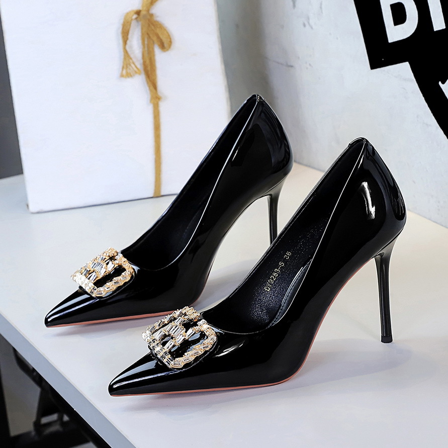 รองเท้าส้นสูงปลายแหลมทรงหรูหรา - Court Heel Pointed บทวิจารณ์และราคา