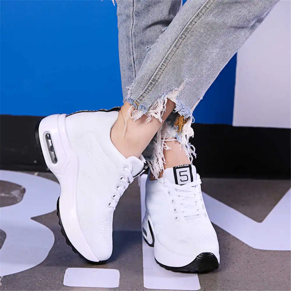 ความสูงขึ้นผ้ารองเท้าผ้าใบที่ด - Women Shoes Types บทวิจารณ์และราคา