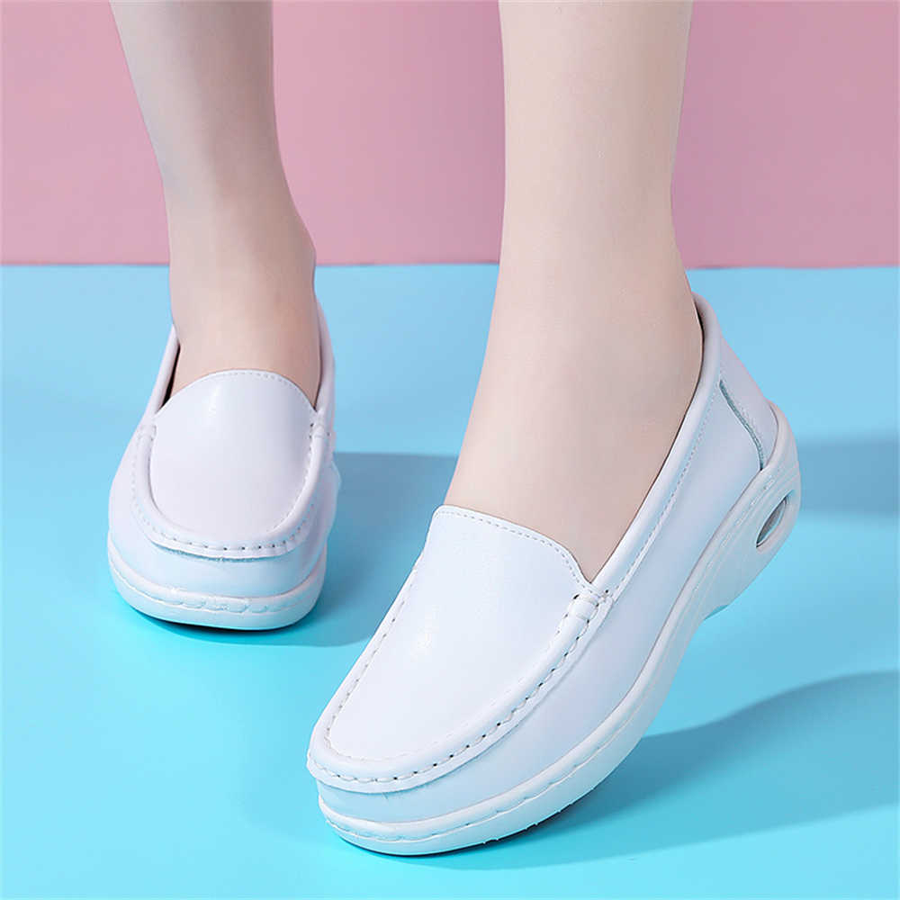 Chunky สีขาวส้นรองเท้า Oxford  - Women Shoes Types บทวิจารณ์และราคา