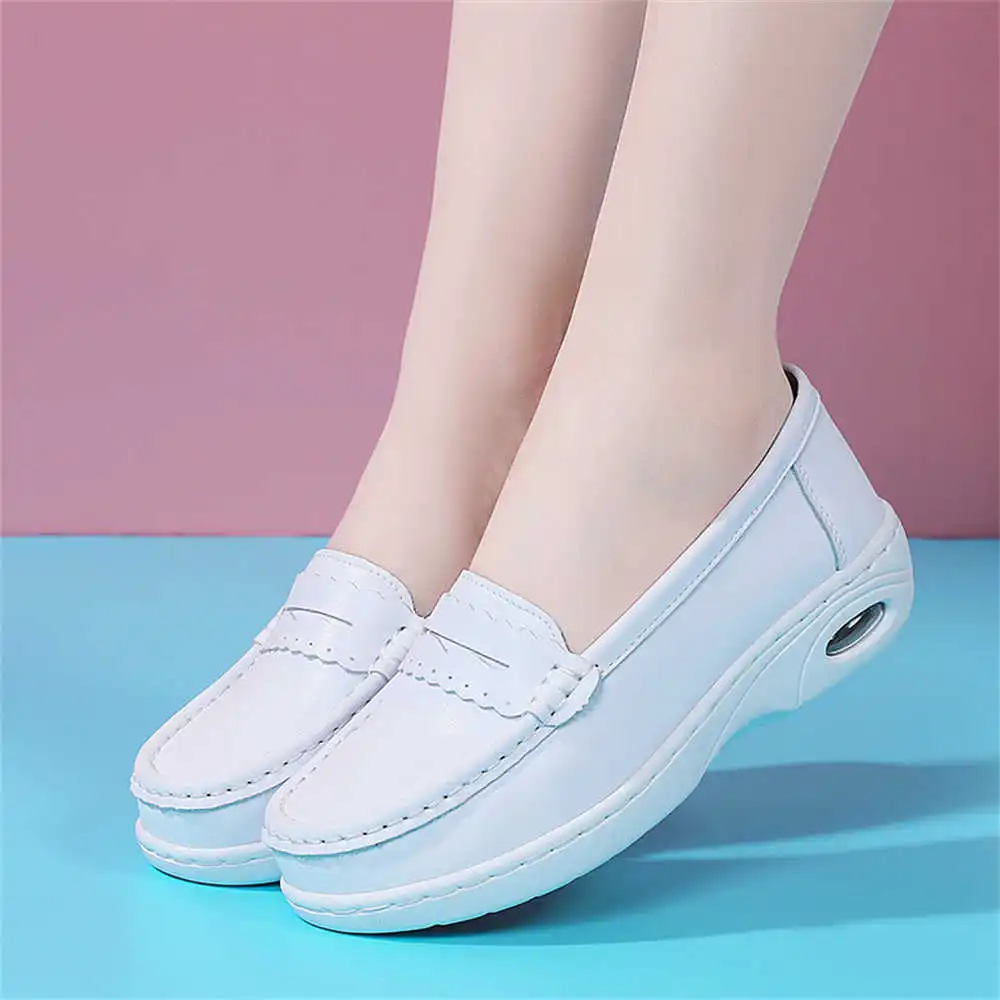 Chunky สีขาวส้นรองเท้า Oxford  - Women Shoes Types บทวิจารณ์และราคา